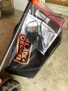 BLACK AND DECKER 40 VOLT PUSH MOWER W/CHARGER