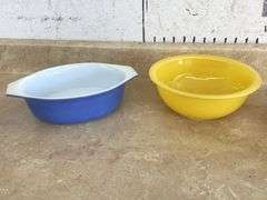 VINTAGE PYREX DISHES