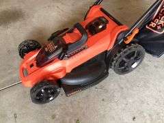 BLACK AND DECKER 40 VOLT PUSH MOWER W/CHARGER