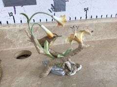 TRAY OF BIRD & VANITY ITEMS-WINGS BROKEN ON TRINKET BOX