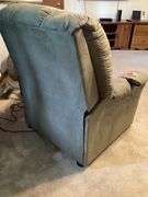 RECLINING POWER LIFT CHAIR