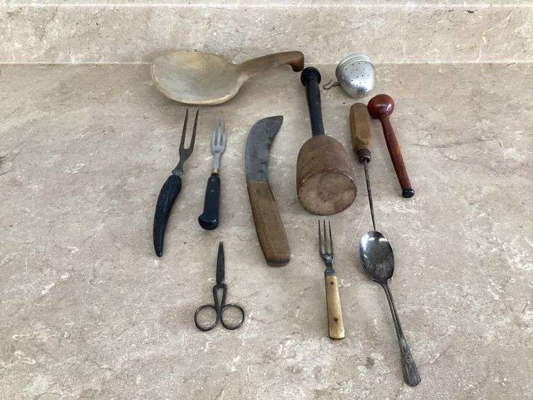 MISC ANTIQUE KITCHEN UTENSILS