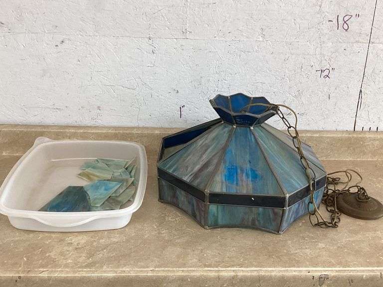 STAINED GLASS HANGING TABLE LAMP W/GLASS PIECES-NEEDS REPAIR