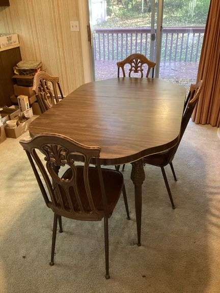 MID CENTURY DINING ROOM TABLE W/4 CHAIRS AND LEAF