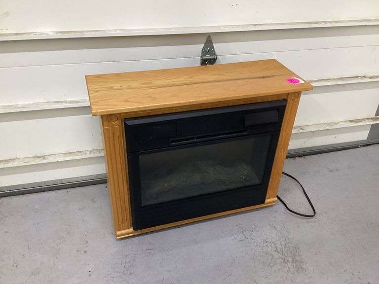 ELECTRIC FIREPLACE ON WHEELS W/REMOTE