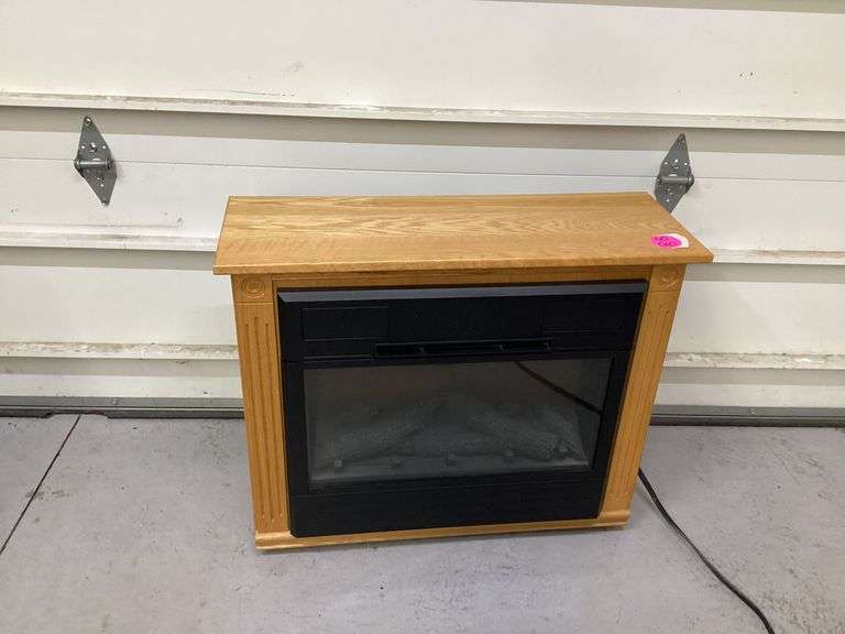 ELECTRIC FIREPLACE ON WHEELS W/REMOTE