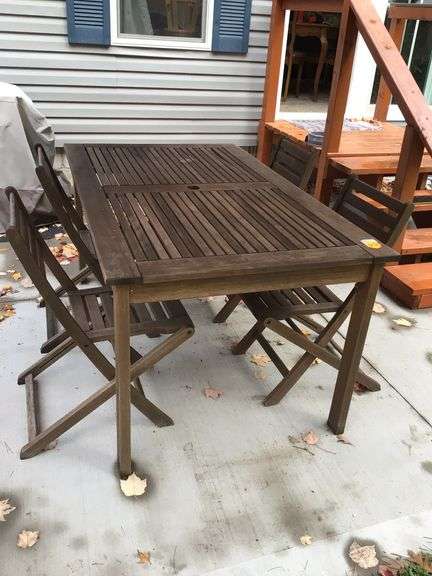 WOODEN OUTDOOR PATIO TABLE W/4 CHAIRS