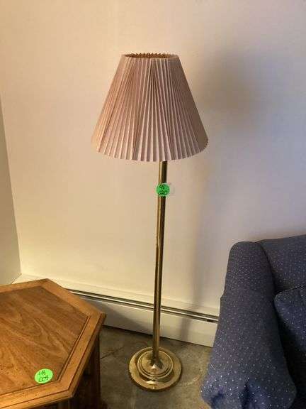 FLOOR LAMP(WORKS)