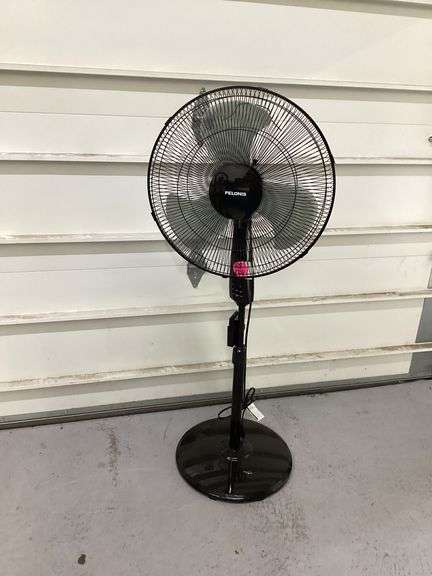 PELONIS FLOOR FAN W/REMOTE(WORKS)