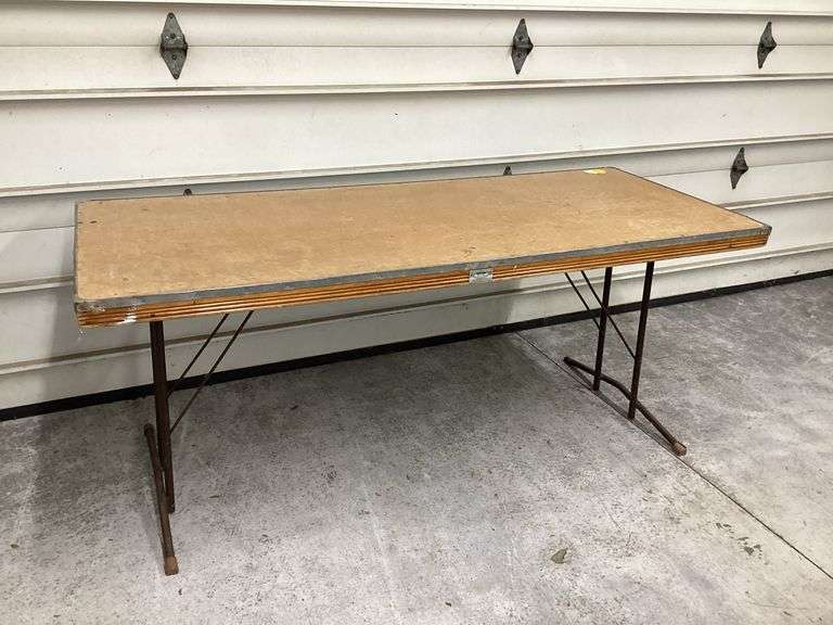 VINTAGE 6’ FOLDING TABLE