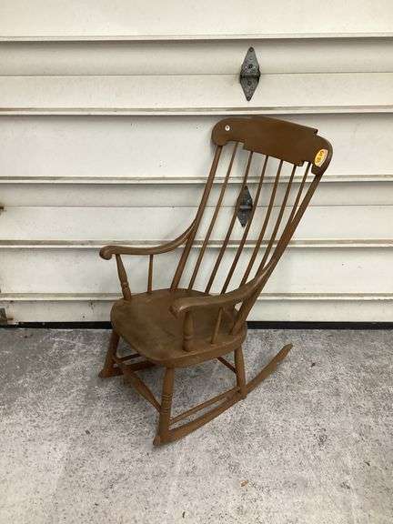 ROCKING CHAIR