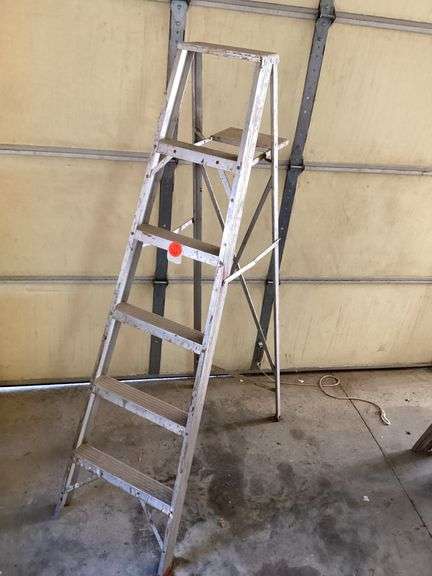 4' ALUMINUM PAINTERS LADDER