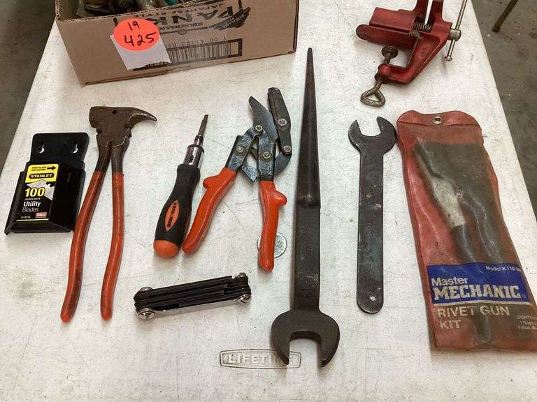 BOX OF VARIOUS TOOLS