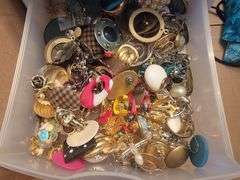 STERLING SILVER BROOCHE (20 GRAMS) AND OTHER COSTUME JEWELRY