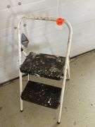 FOLDING STEP STOOL