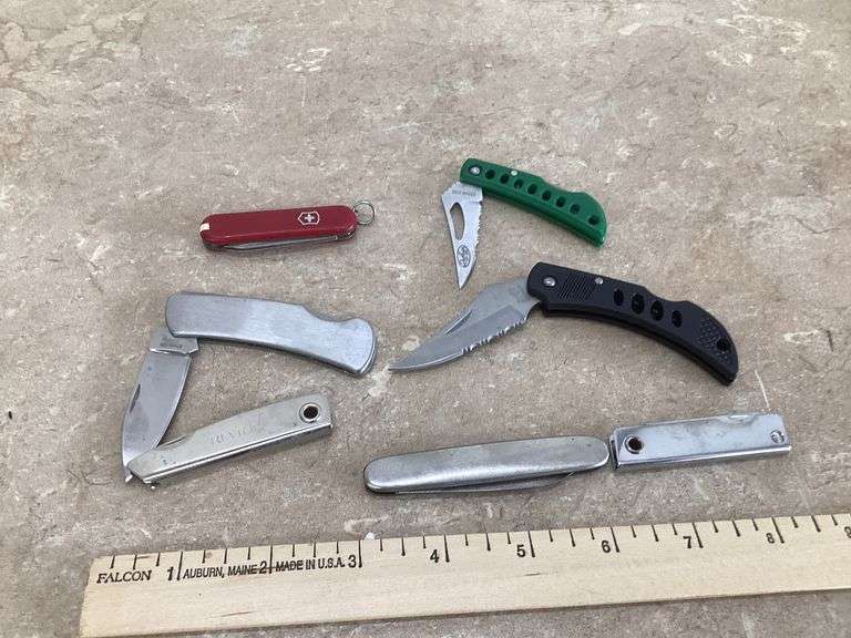 7 POCKET KNIVES