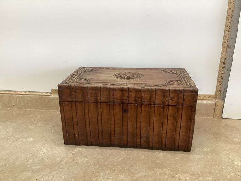 MEDIUM SIZE WOODEN CHEST WITH DIVIDERS