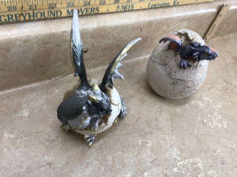 2 DRAGON FIGURINES