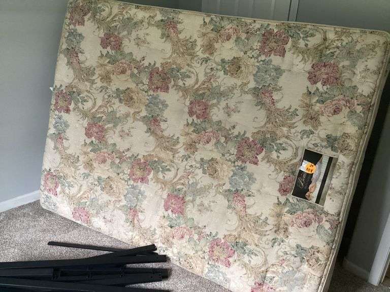 QUEEN SIZE BEAUTYREST MATTRESS AND FRAME (NO BOX FRAME NEEDED)