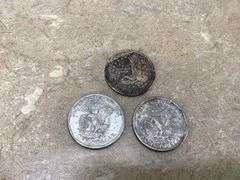 2 1979 SUSAN B. ANTHONY COINS AND 2000 SACAGAWEA