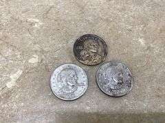 2 1979 SUSAN B. ANTHONY COINS AND 2000 SACAGAWEA