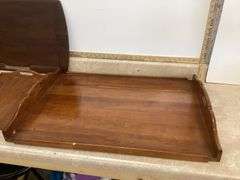 3 WOODEN SERVING TRAYS AND LAZY SUSAN