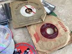 CD'S, BOOMBOX AND MORE IN TOTE (NO LID)