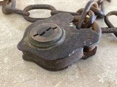 ANTIQUE PADLOCK WITH CHAIN IN VINTAGE TIN