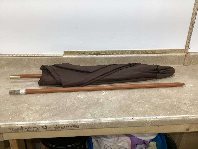 6' BISTRO UMBRELLA(HAS BEEN REPAIRED)