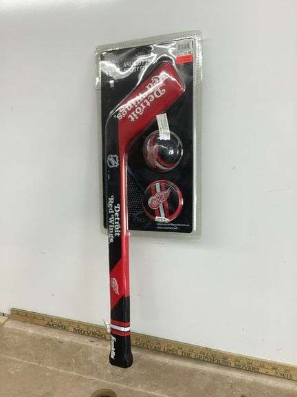 DETROIT REDWINGS SOFT HOCKEY SET