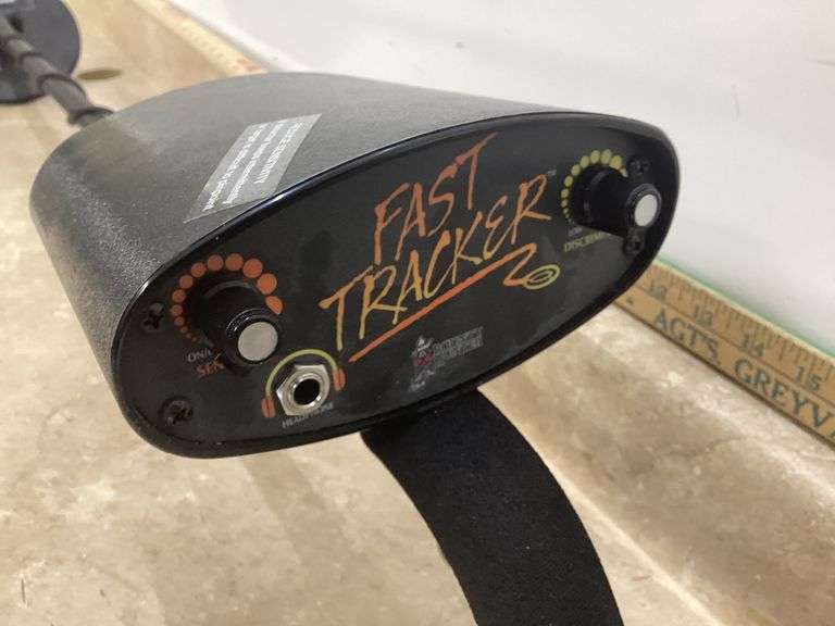 BOUNTY HUNTER FAST TRACKER METAL DETECTOR