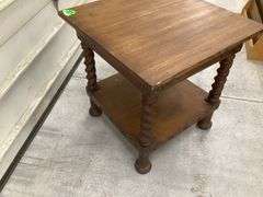 BEAUTIFUL ANTIQUE OAK PARLOR TABLE