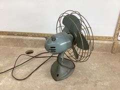VINTAGE CAST IRON TABLE TOP ELECTRIC FAN(WORKS)