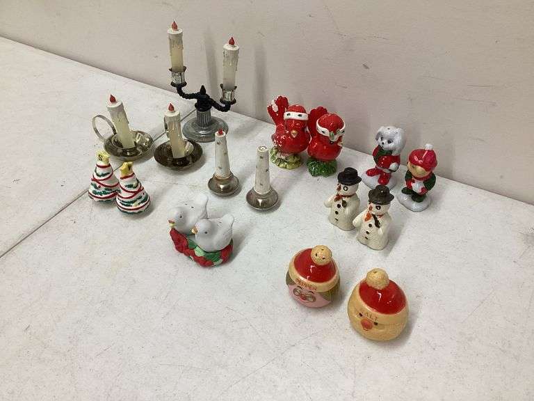 9 VINTAGE CHRISTMAS SALT AND PEPPER SHAKER SETS