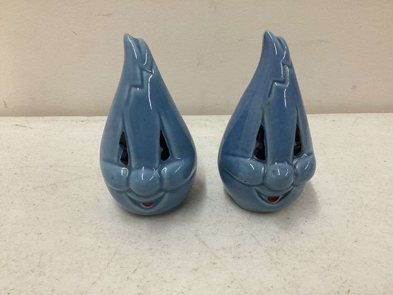 VINTAGE HANDY FLAME SALT AND PEPPER SHAKER SET