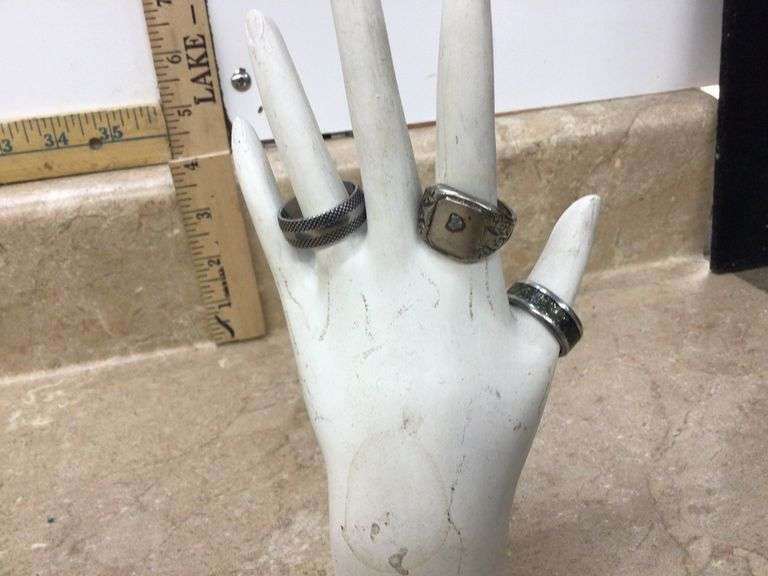 3 MEN'S RINGS