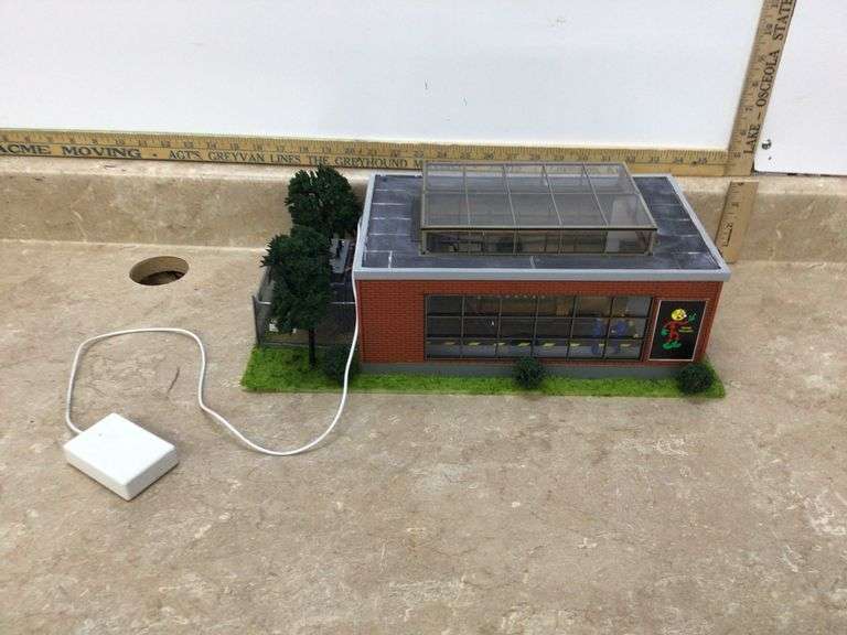 "O" SCALE MODEL TRAIN MENARDS POWER PLANT