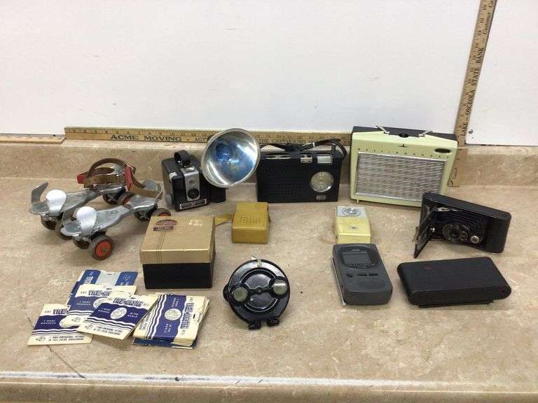 ASSORTED VINTAGE CAMERAS, RADIOS, AND MORE
