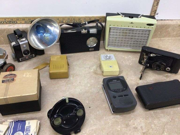 ASSORTED VINTAGE CAMERAS, RADIOS, AND MORE