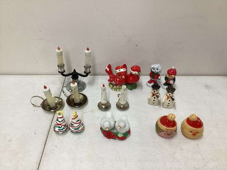 9 VINTAGE CHRISTMAS SALT AND PEPPER SHAKER SETS
