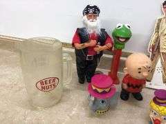 LARGE KERMIT THE FROG PEZ DISPENSER, BIG BOY, 18" ELVIS, BEER NUT STORE DISPLAY, AND MORE