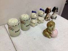 4 LARGE VINTAGE SALT AND PEPPER SHAKER SETS