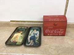 2 COCA-COLA TRAYS AND WOODEN CHEST