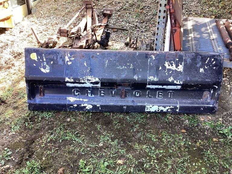 SQUARE BODY CHEVY TAILGATE