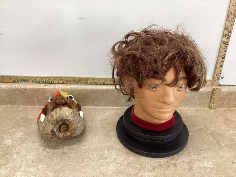 OPTICAL MANNEQUIN HEAD AND COCONUT HEAD