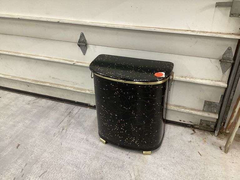 MID CENTURY CLOTHES HAMPER