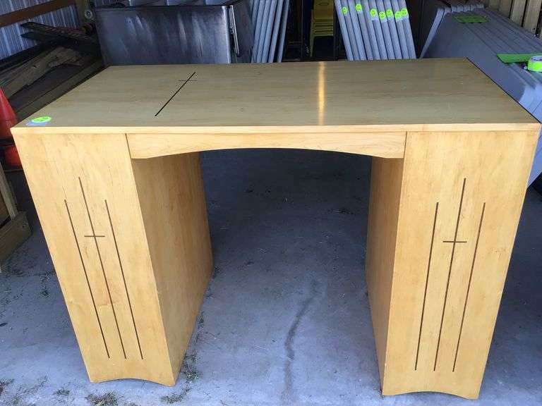 PULPIT (54"W x 28"D x 39" T)