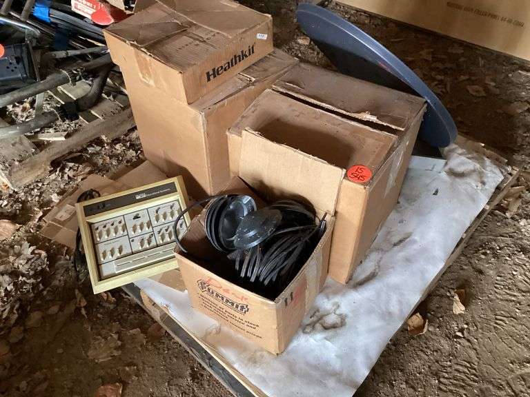 Collectable Computer Parts ASSORTED VINTAGE COMPUTER PARTS AND MORE - Currie Auction Service