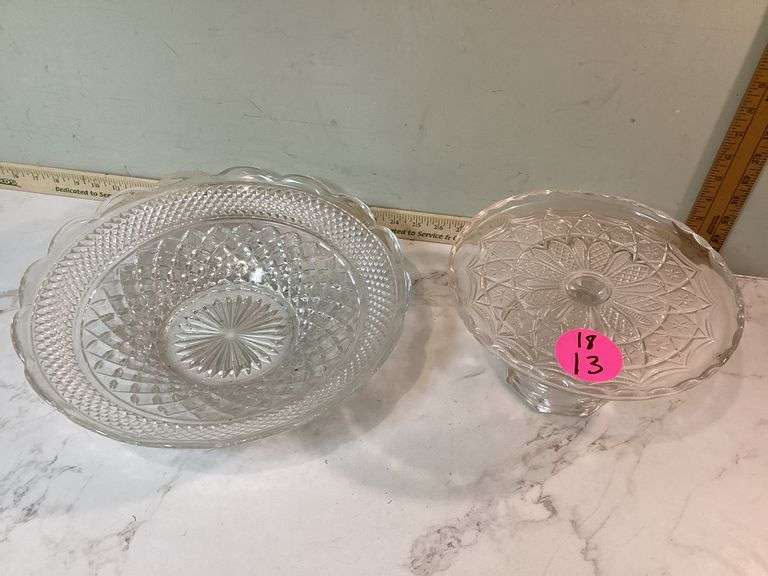 EARLY AMERICAN GLASS CAKE PLATE AND OVERSIZED ANCHOR HOCKING GLASS BOWL