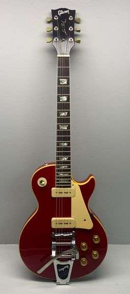 Gibson Les Paul Standard Guitar in Red